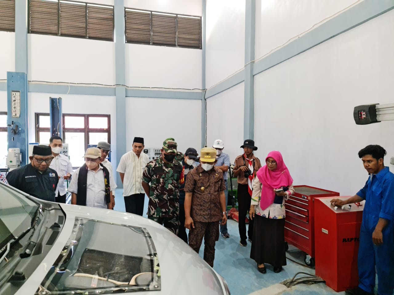 Bersama Gubernur, Bupati Yaumil Kunjungi Sekolah Unggulan SMK 1 Sarjo